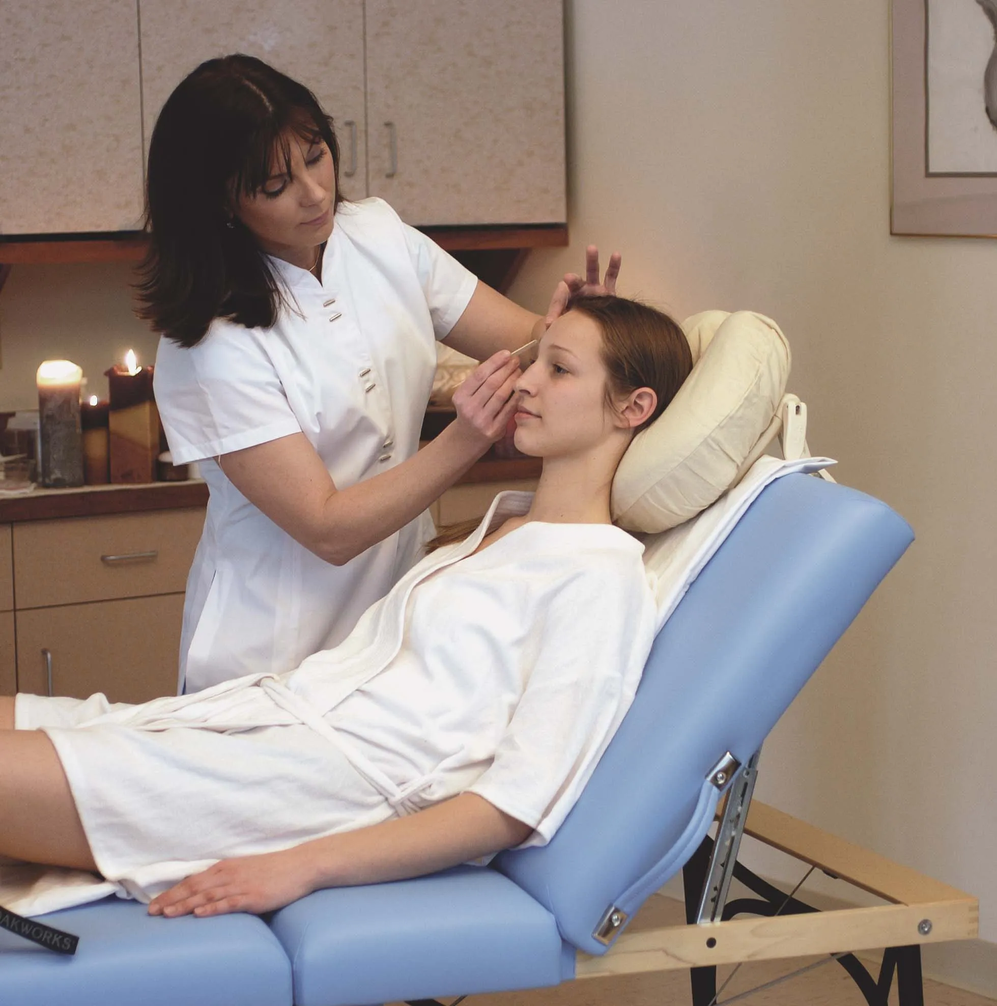 Alliance Aluminum Massage Table - Essential Package