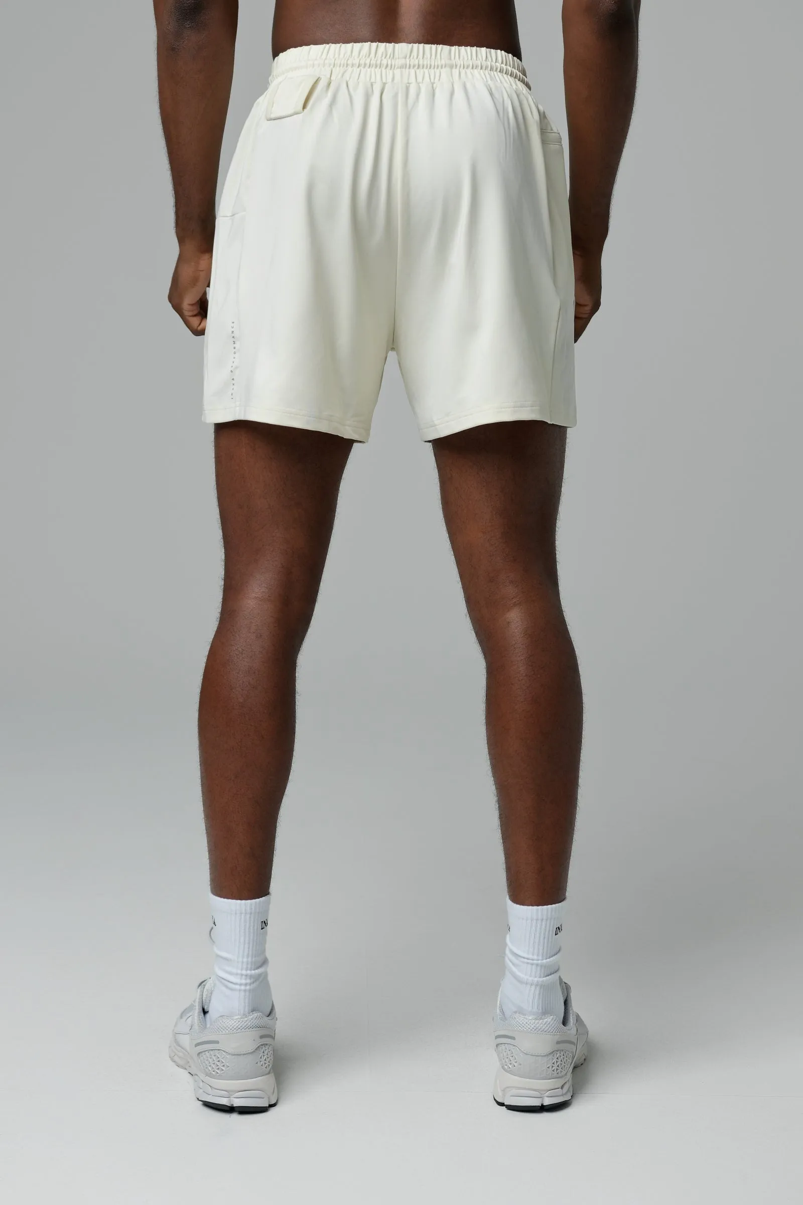 FREEFORM SHORTS LINERLESS - OFF WHITE