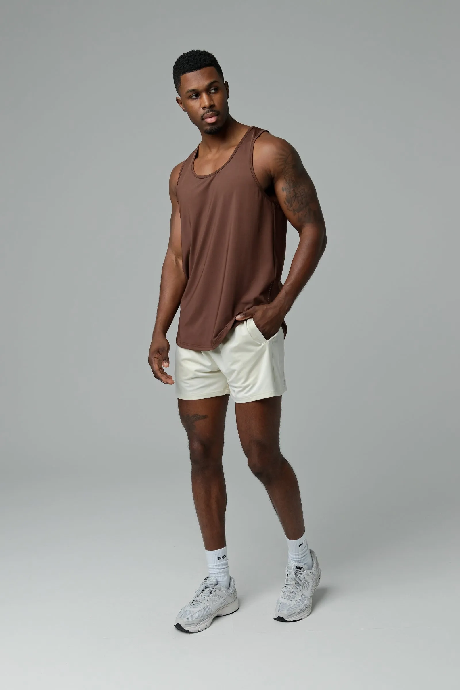 FREEFORM SHORTS LINERLESS - OFF WHITE