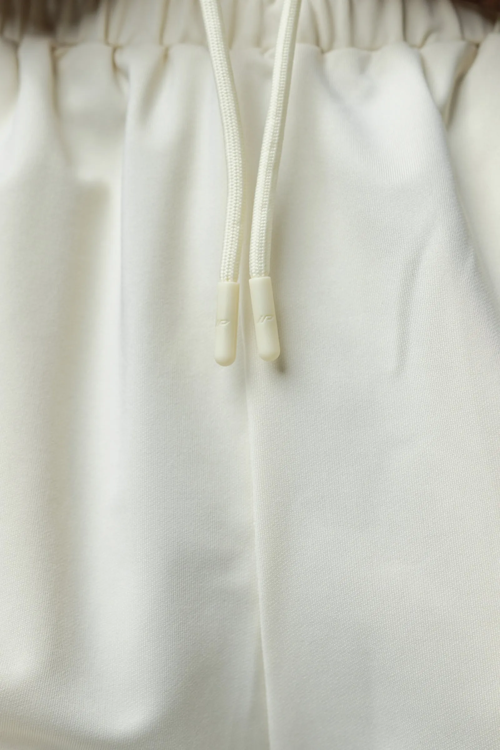 FREEFORM SHORTS LINERLESS - OFF WHITE